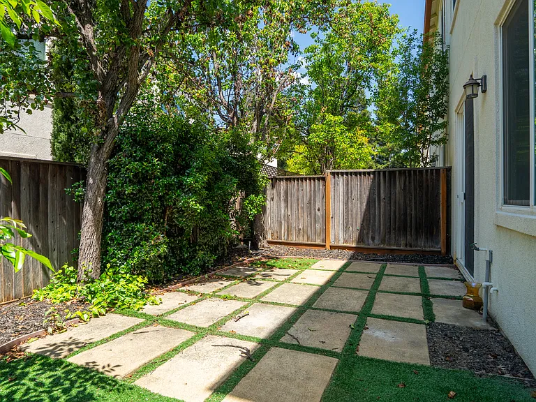 361 Gabiano Ct — Photo 31