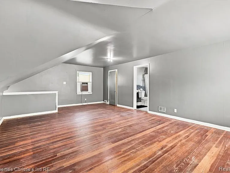 10024 Mark Twain St — Photo 18