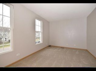 1566 Linden Park Ln, Aurora, IL 60504