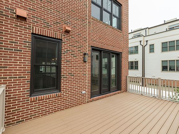Majesty West Exterior