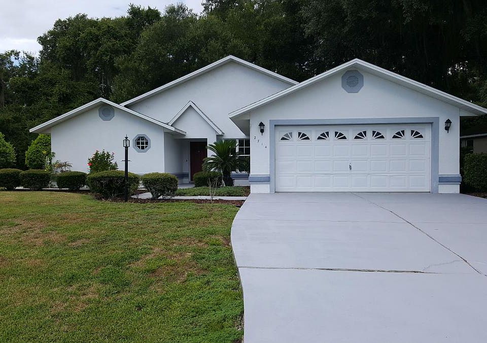 1st image of 2714 N Canterbury Lake Dr