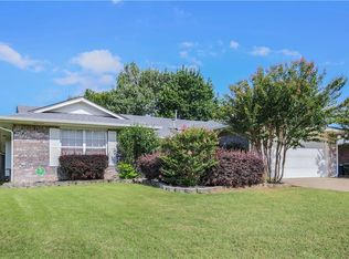 1413 Nottoway Dr, Midwest City, OK 73130