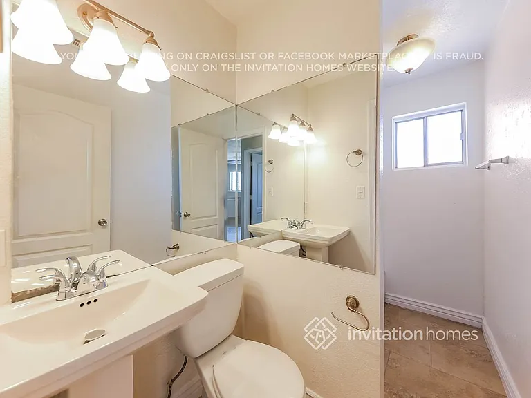 2247 W Cortez St — Photo 15