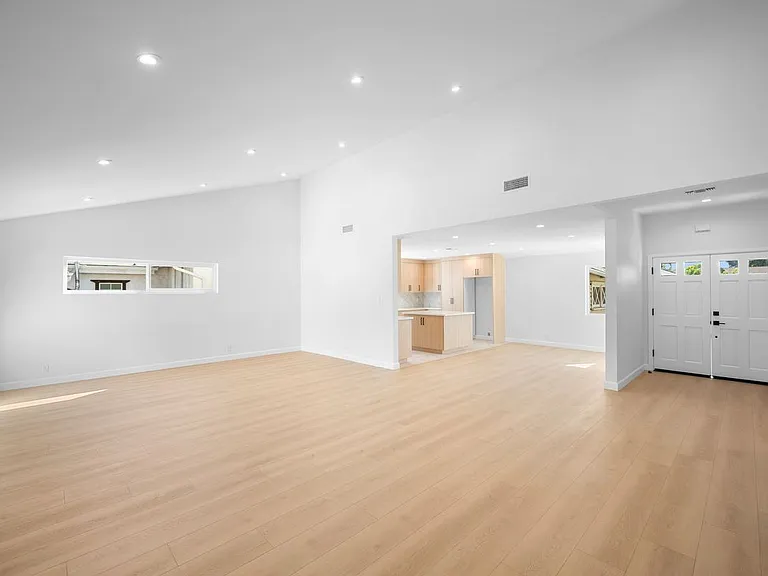 10657 Knapp St — Photo 5