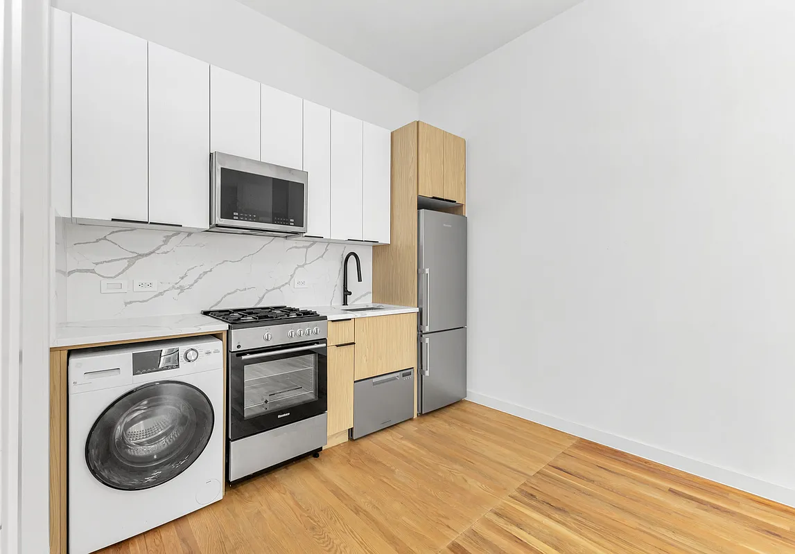 266 West 21st Street — Photo 3