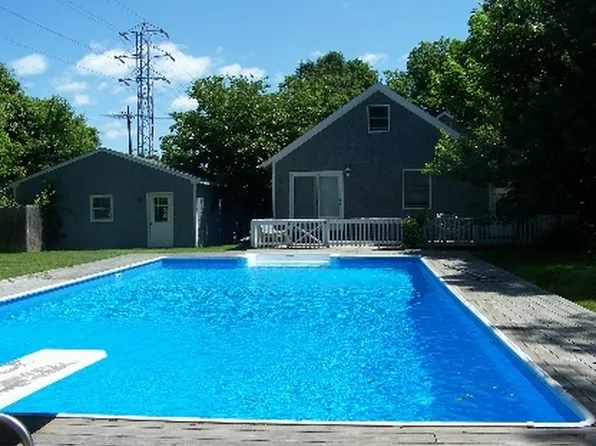 https://photos.zillowstatic.com/fp/ba8bcf6ad9b0aafd2cb764eb5ee744de-p_e.webp