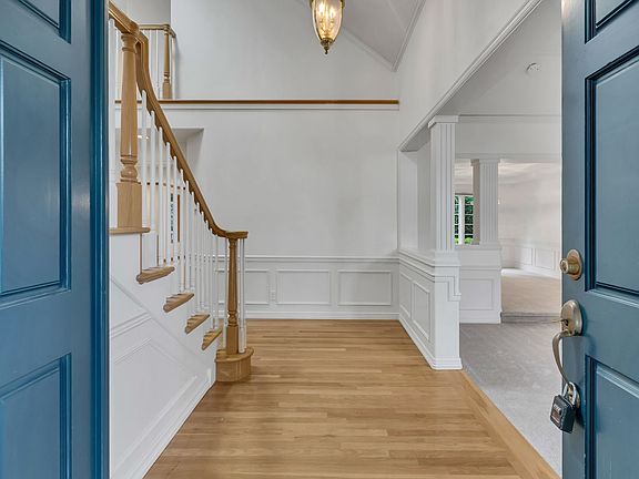 4th image of 16323 NE 50th Way