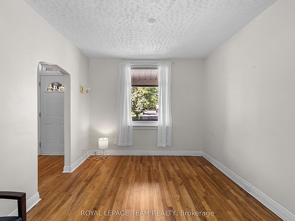 3rd image of 35 Springfield Rd