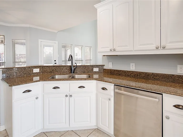 3715 Bridle Ct — Photo 6