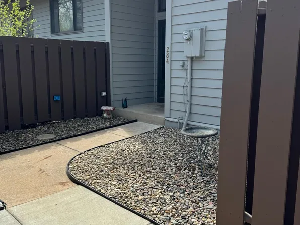 284 W Eagle Lake Dr, Maple Grove, MN 55369