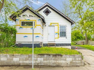 584 S Sanford St, Pontiac, MI 48341