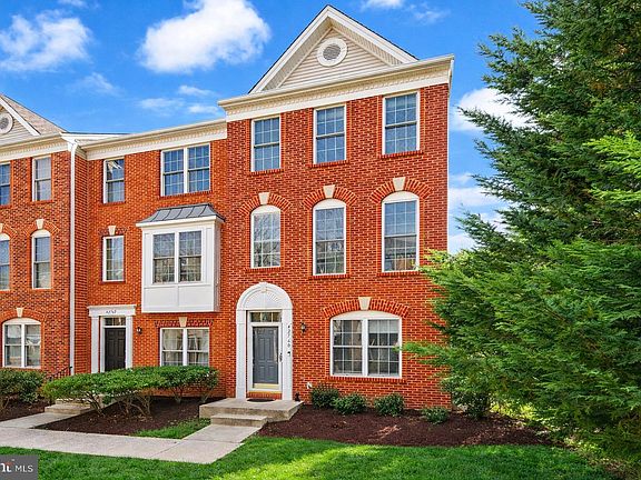 2nd image of 42760 Atchison Ter