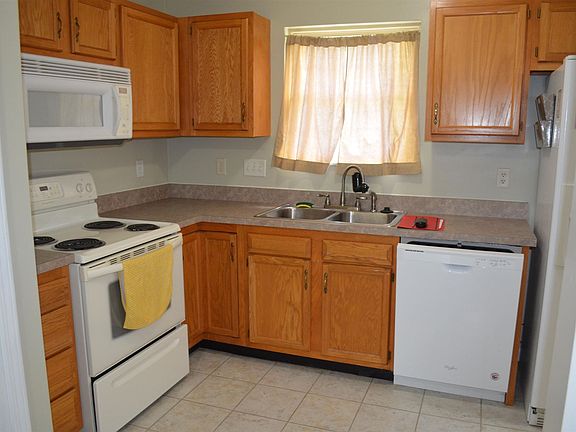 5th image of 836 McDowell St