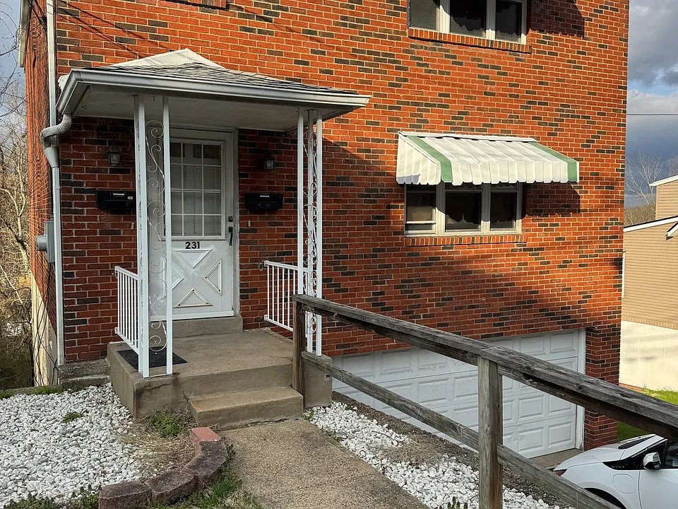 231 E Willock Rd #1