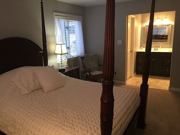 5th image of 7921 Lakeview Ct #1A