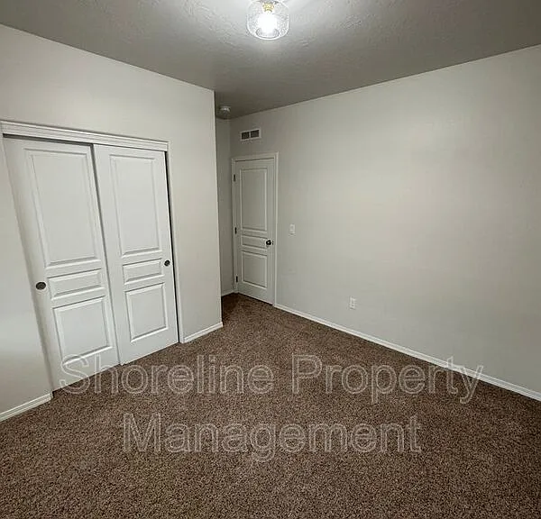 511 Diamond Lake St — Photo 81