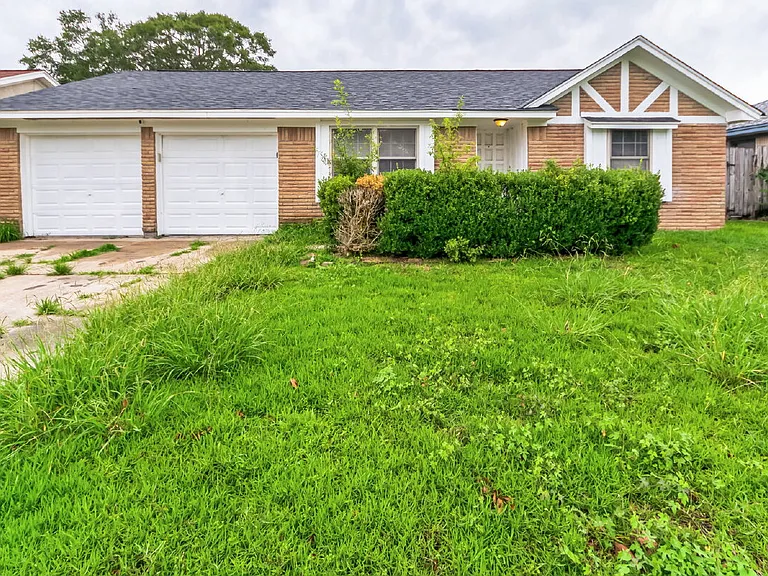 700 Meadowglen Dr — Photo 5