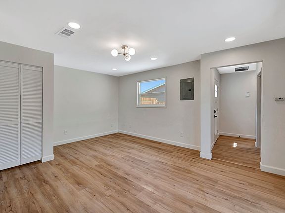 2nd image of 4237 Moraga Ave