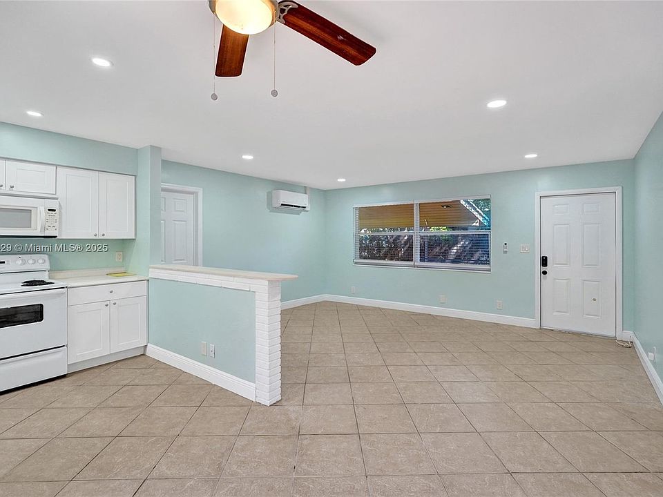 1st image of 720 SE 15th St #7202R