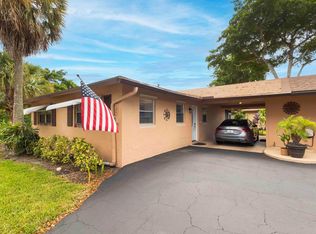 725 Whippoorwill Ln, Delray Beach, FL 33445