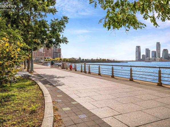 450 Washington Street image 1 of 19