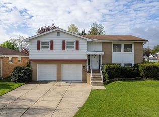 2755 Hetzel Dr, Parma, OH