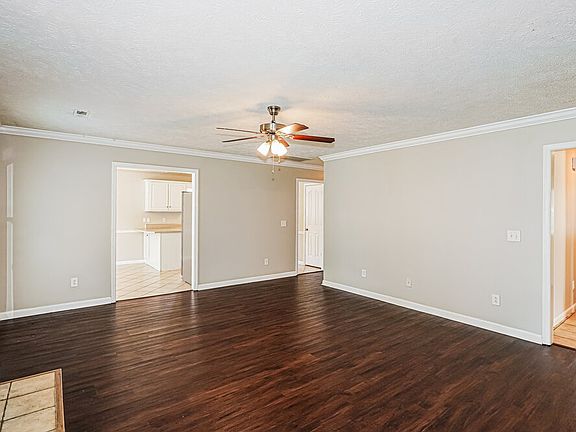 4th image of 406 Indian Park Dr