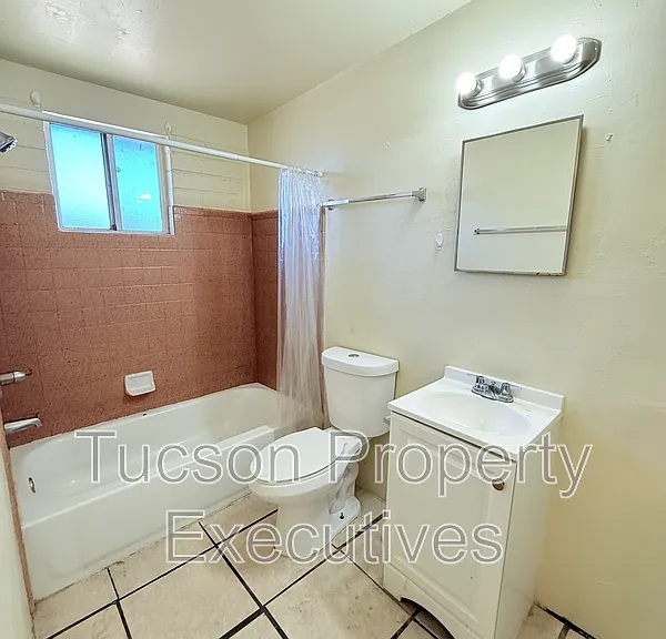 240 W Sahuaro St #14 — Photo 4