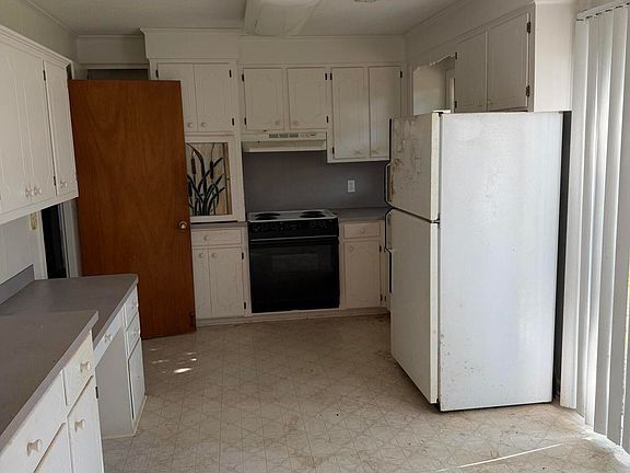 5th image of 357 Harvard Ct