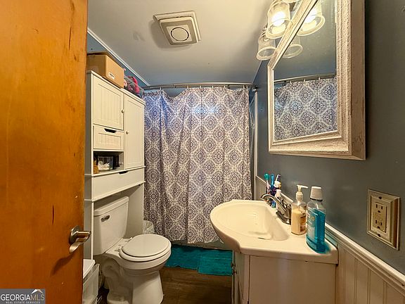 5th image of 113 N 5th St