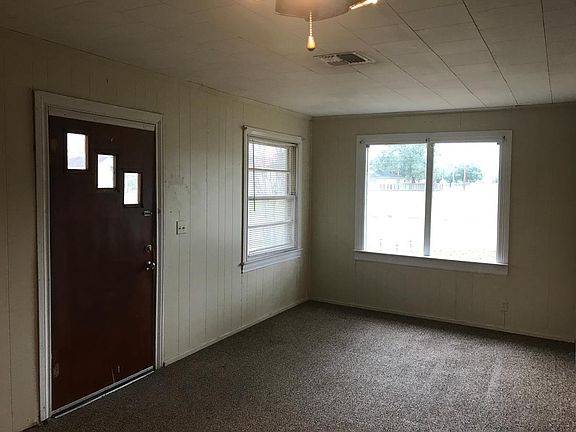 4th image of 909 Avenue C