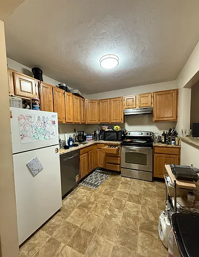 587 Beacon St #B Photo 1