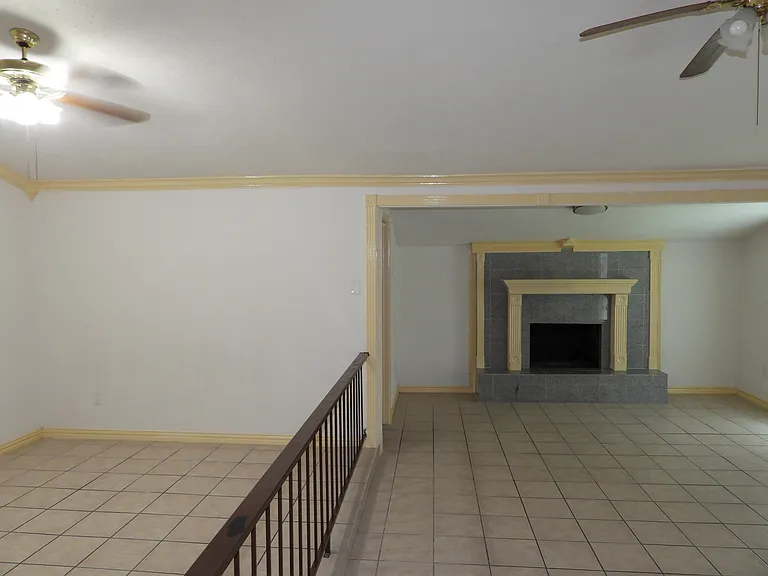 14327 Lorne Dr — Photo 21
