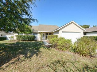4910 Treasure Cay Rd, Tavares, FL 32778