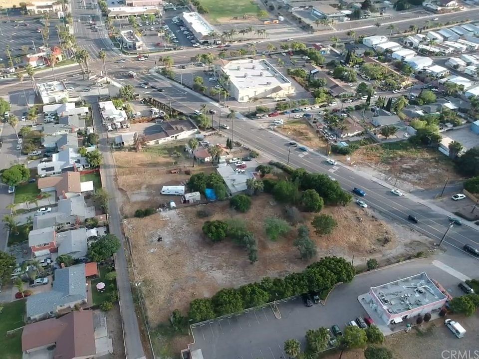 1st image of 1559 N Santa Fe Ave