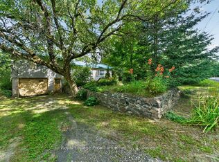 2452 Henderson Rd, Greater Napanee, ON K0K 2L0