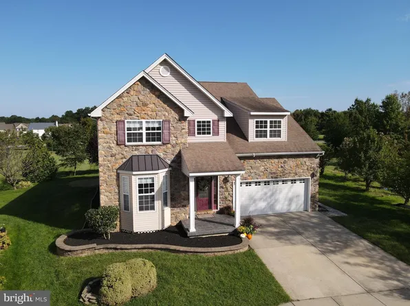 125 Rosemary Ct, Bear, DE 19701