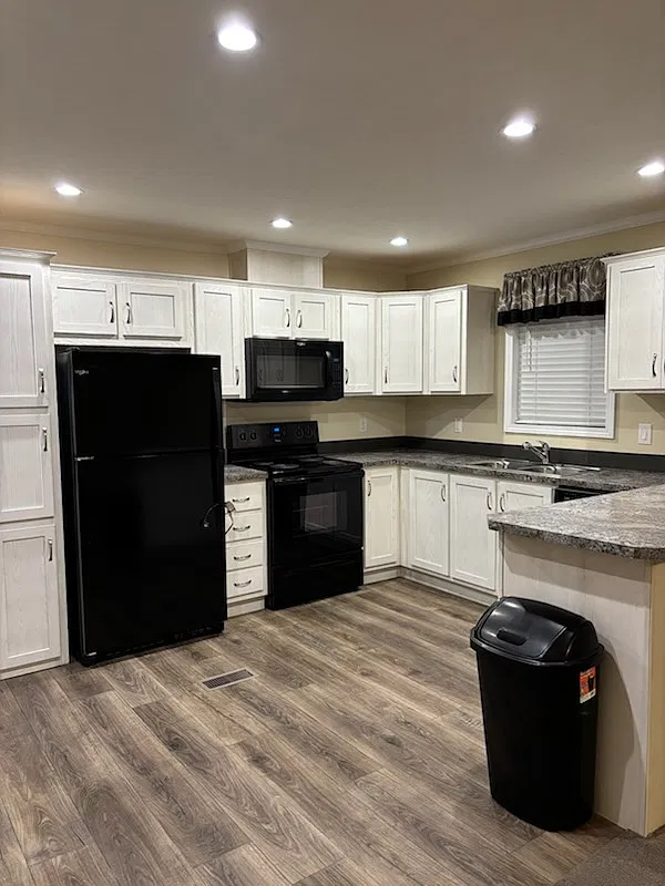 3 bed, 1200 sqft, $1,500 — Photo 3