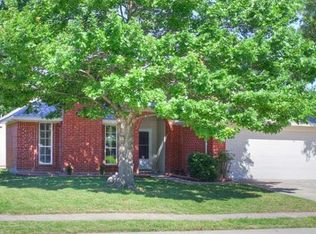 1208 Princeton Pl, Euless, TX 76040