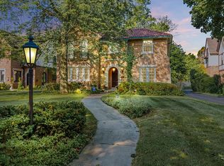 3481 N Lake Dr, Milwaukee, WI 53211