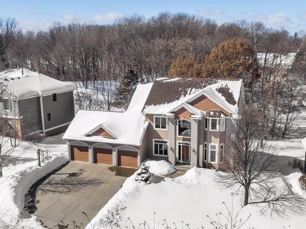 121 Wedgewood Dr, Saint Paul, MN 55115