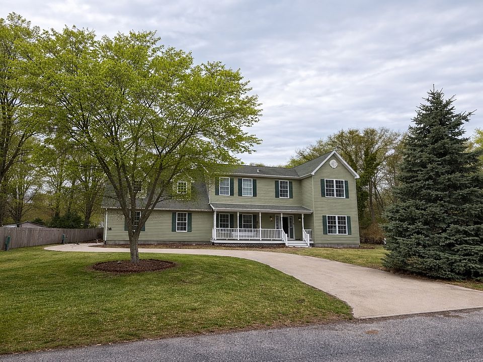 1st image of 10 Coolidge Rd