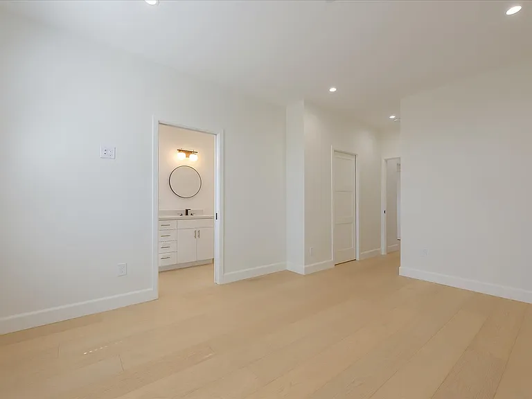 332 Pine Ave — Photo 22