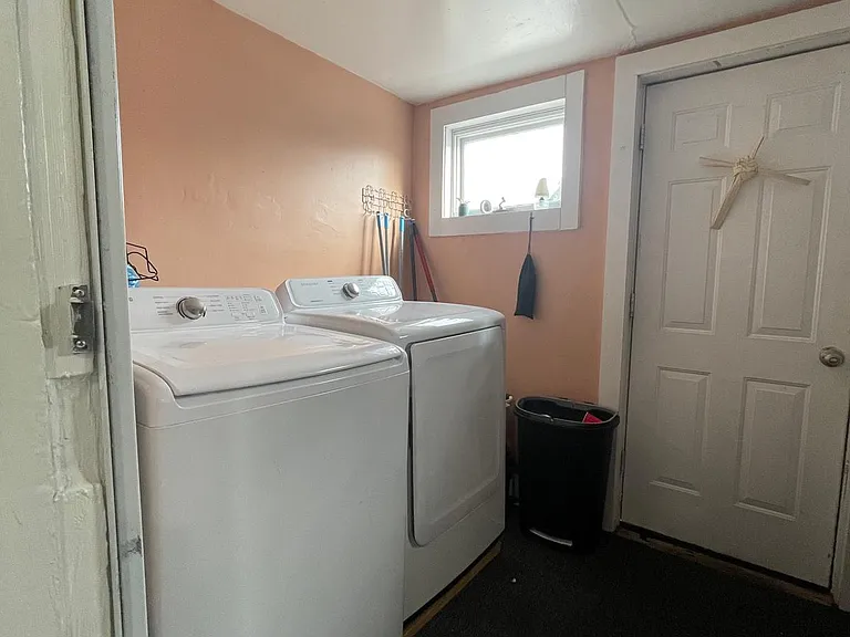 242 Essex St #1 — Photo 11