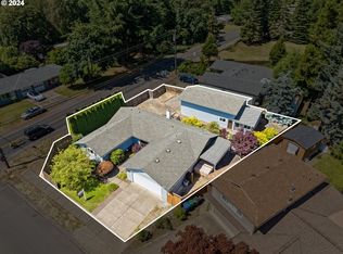 2704 Summer Ln, Eugene, OR 97404