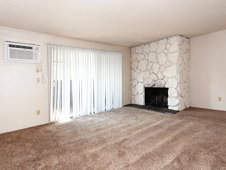 Lakeside Apartments — Photo 54