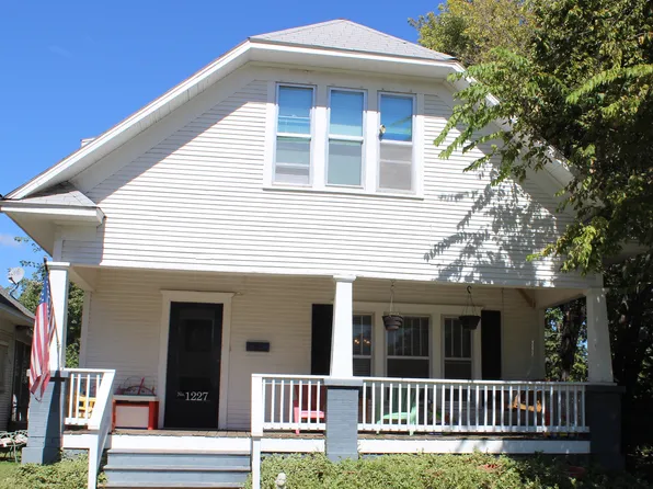 1227 W Austin St, Webb City, MO 64870