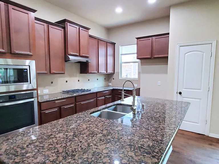 2614 Independence Dr — Photo 5