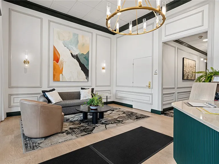 112 Washington Pl #4J — Photo 3