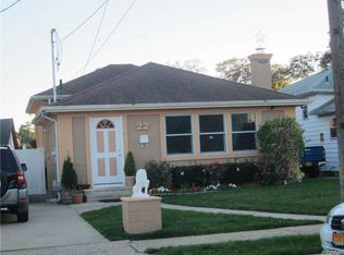 22 W Marshall St, Hempstead, NY 11550